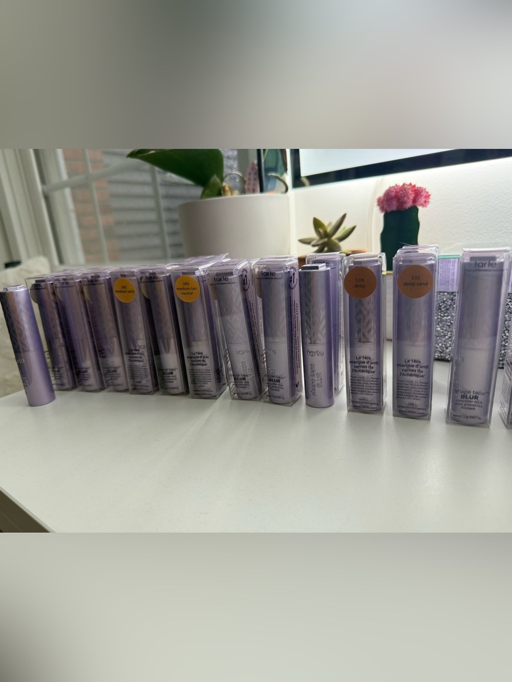 Tarte shape tape blur concealer